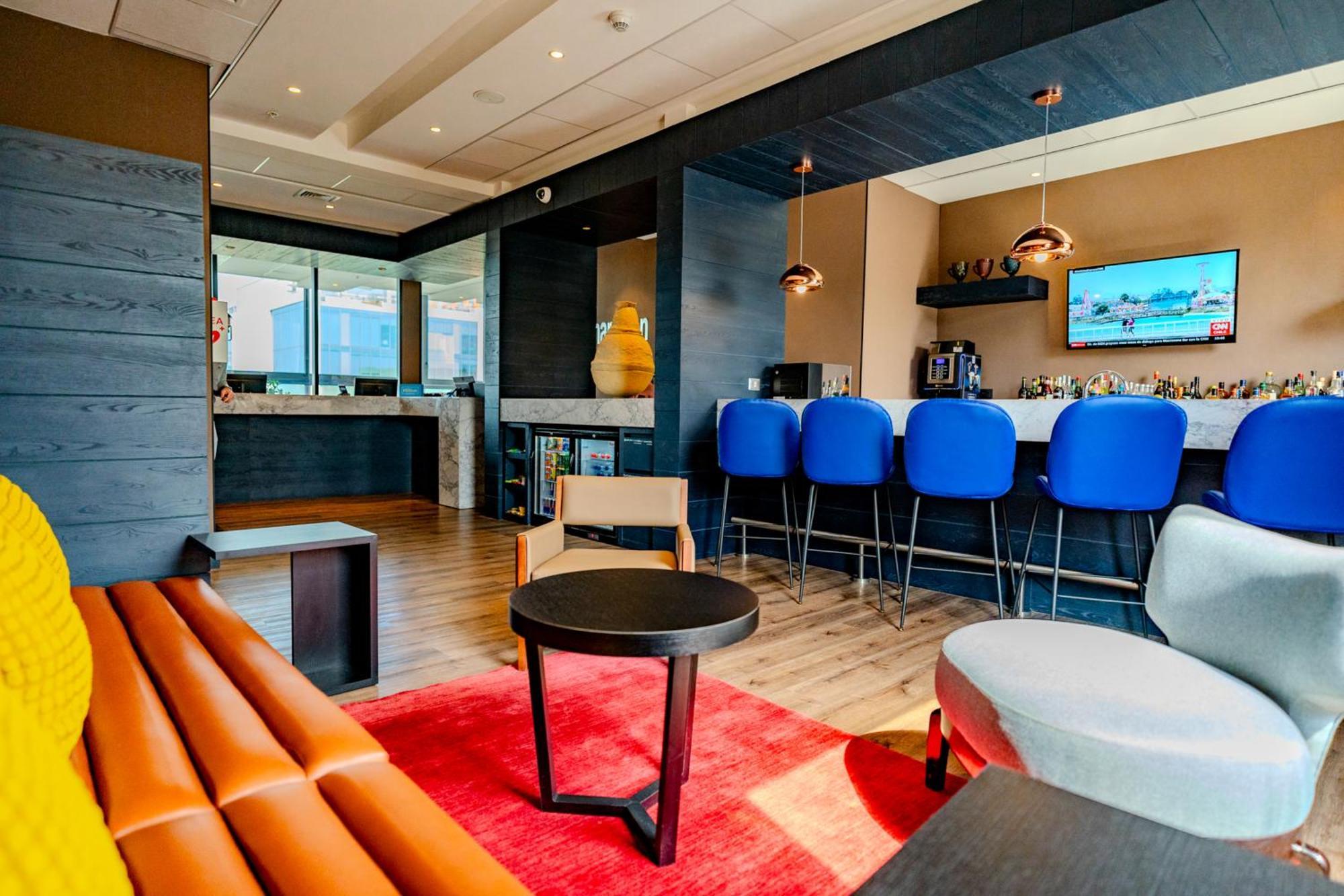 Hampton By Hilton Santiago Las Condes Bagian luar foto