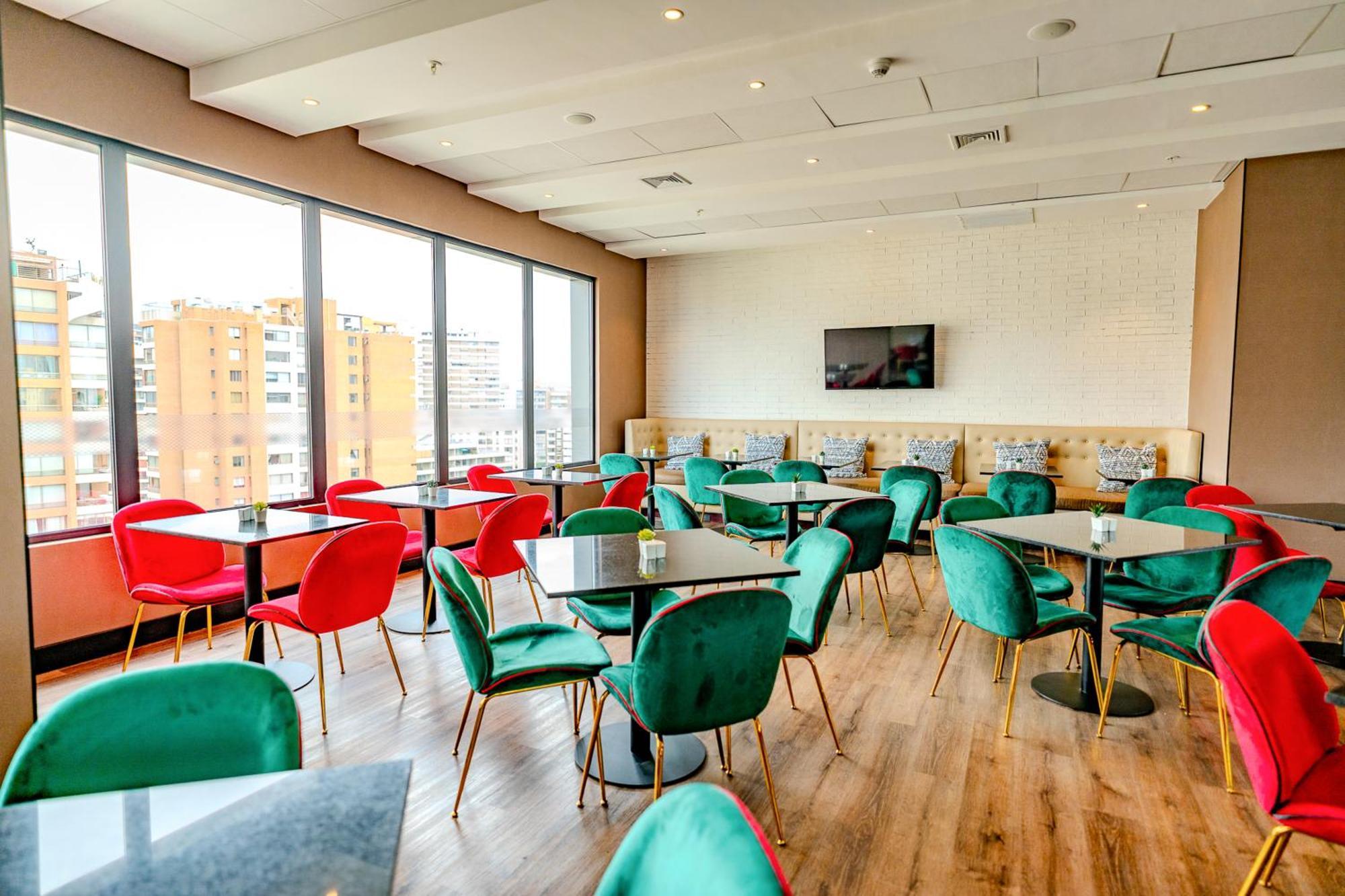 Hampton By Hilton Santiago Las Condes Bagian luar foto