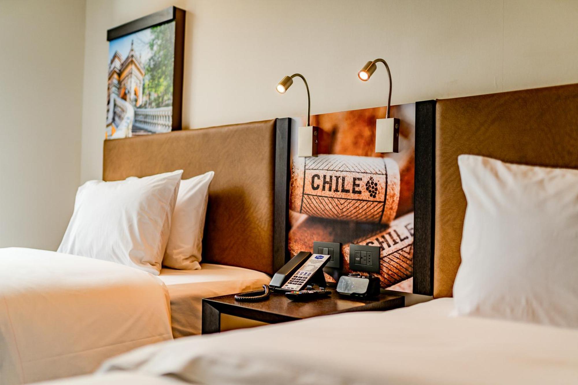 Hampton By Hilton Santiago Las Condes Bagian luar foto