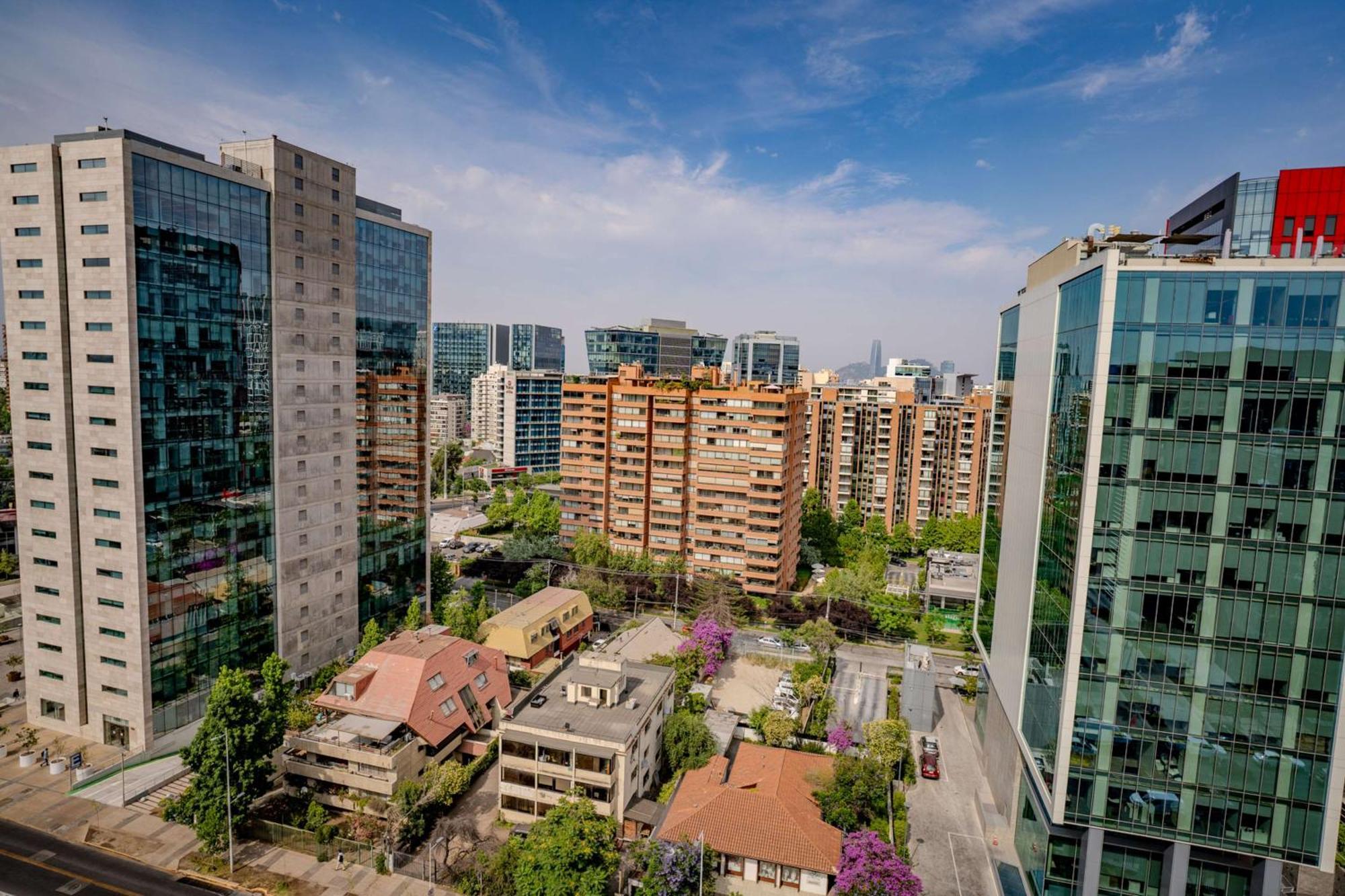 Hampton By Hilton Santiago Las Condes Bagian luar foto