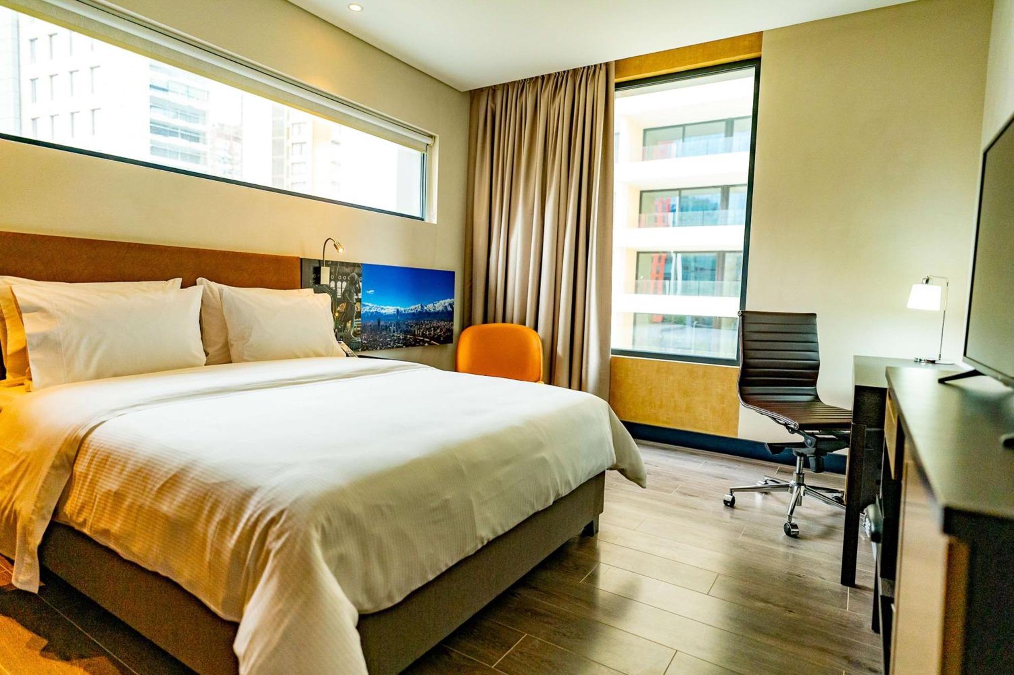Hampton By Hilton Santiago Las Condes Bagian luar foto
