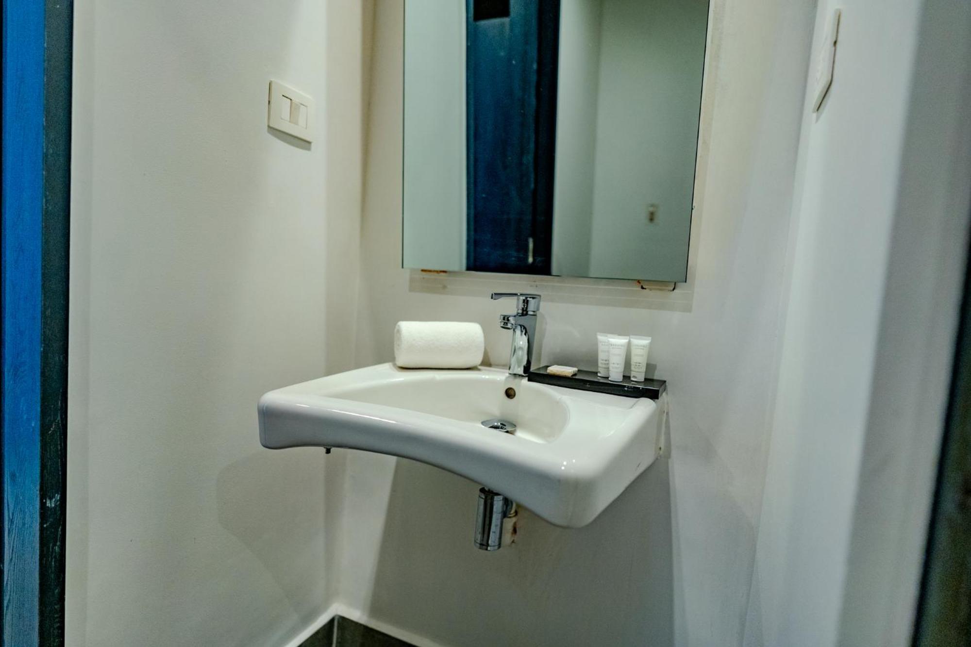 Hampton By Hilton Santiago Las Condes Bagian luar foto